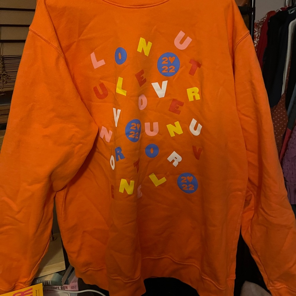 Harry Styles 2022 Love on Tour Chicago Crewneck